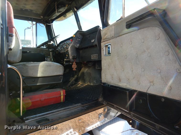 image for item DJ6734 1996 Western Star 4964F  dump truck