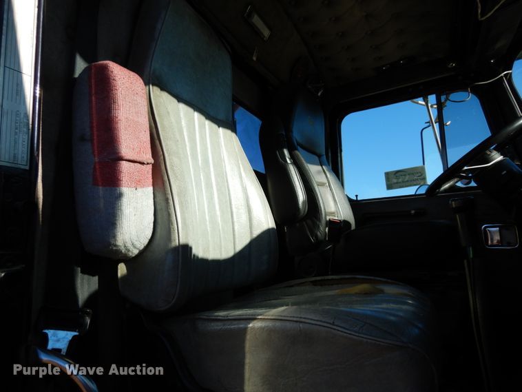 image for item DJ6734 1996 Western Star 4964F  dump truck