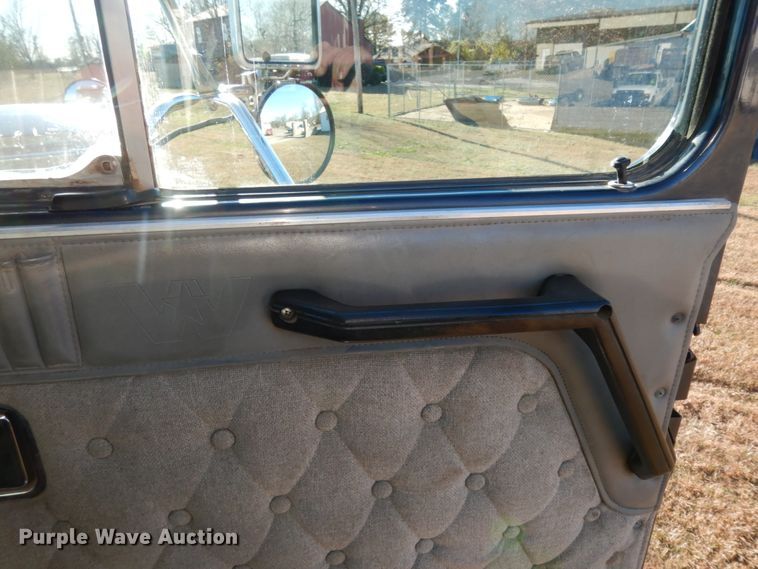 image for item DJ6734 1996 Western Star 4964F  dump truck