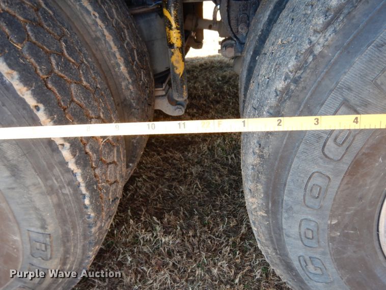 image for item DJ6734 1996 Western Star 4964F  dump truck