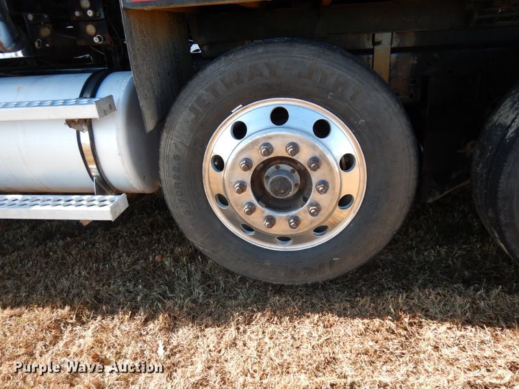 image for item DJ6734 1996 Western Star 4964F  dump truck