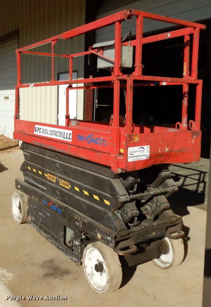 image for item DJ6736 Sky Jack  scissor lift