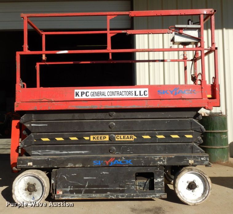 image for item DJ6736 Sky Jack  scissor lift