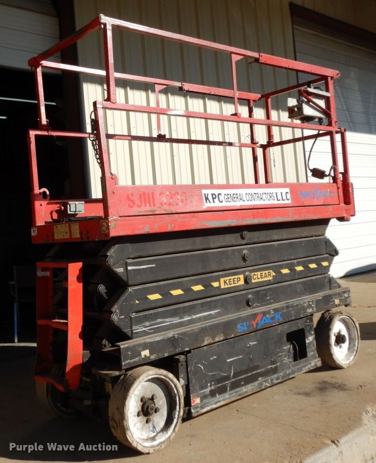 image for item DJ6736 Sky Jack  scissor lift