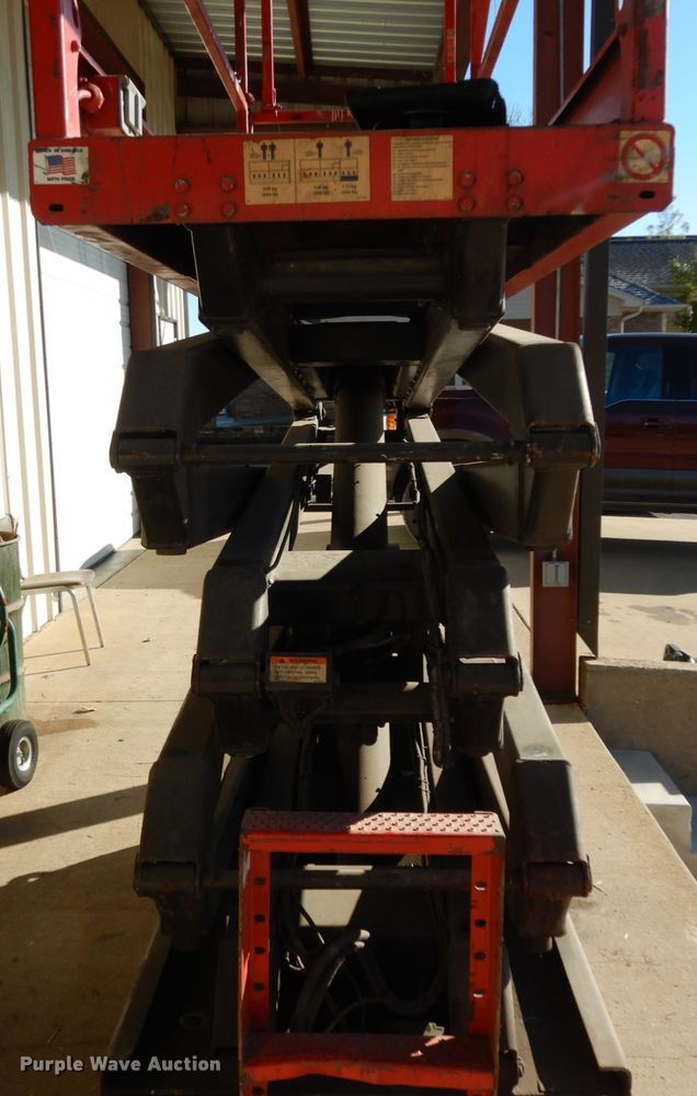 image for item DJ6736 Sky Jack  scissor lift