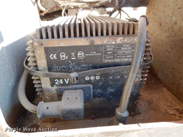 image for item DJ6736 Sky Jack  scissor lift