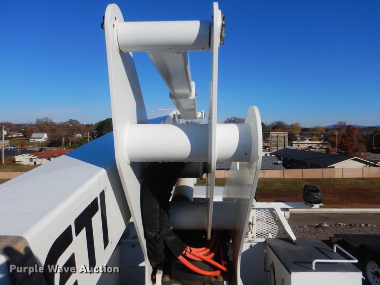 image for item DJ8528 2015 Dodge Ram 5500  bucket truck