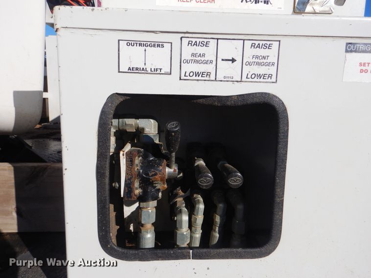 image for item DJ8528 2015 Dodge Ram 5500  bucket truck