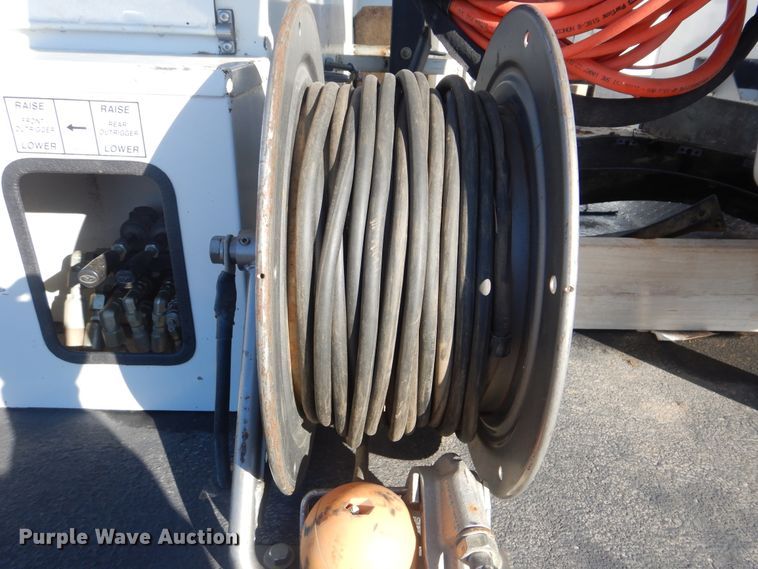 image for item DJ8528 2015 Dodge Ram 5500  bucket truck