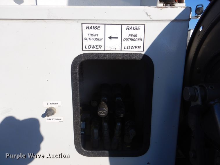 image for item DJ8528 2015 Dodge Ram 5500  bucket truck