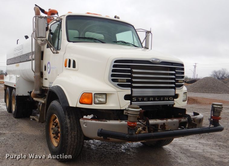 image for item DJ8539 2007 Sterling L-Line  water truck