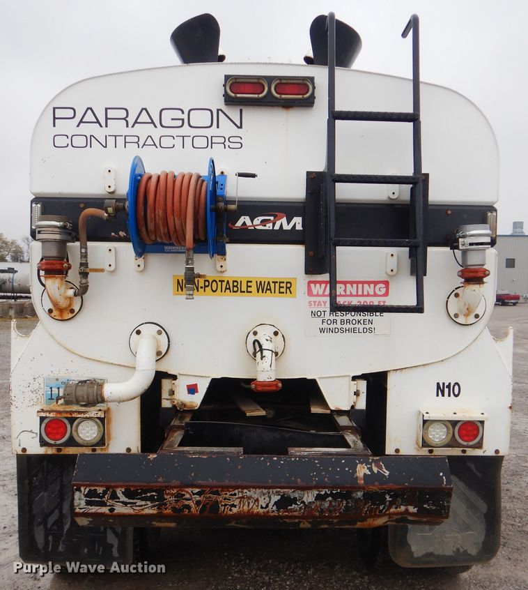 image for item DJ8539 2007 Sterling L-Line  water truck