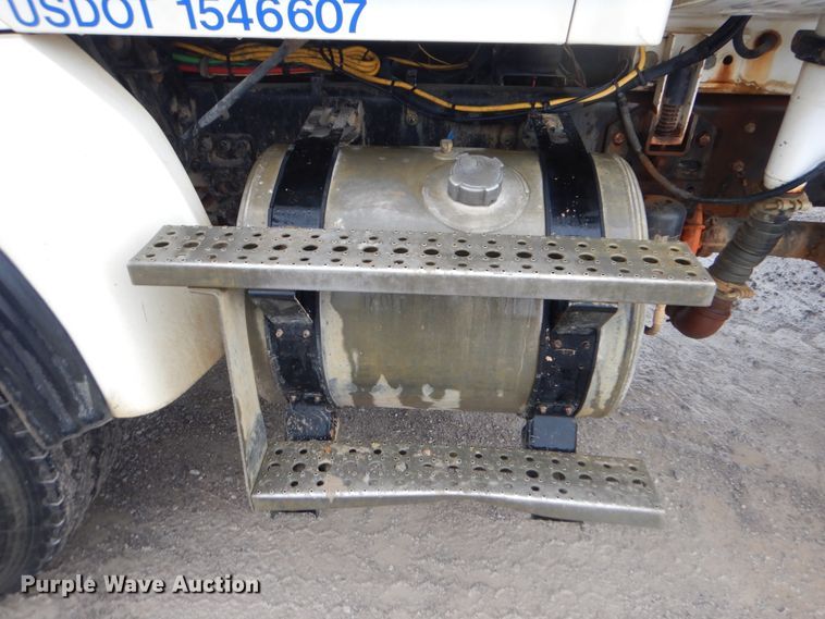 image for item DJ8539 2007 Sterling L-Line  water truck