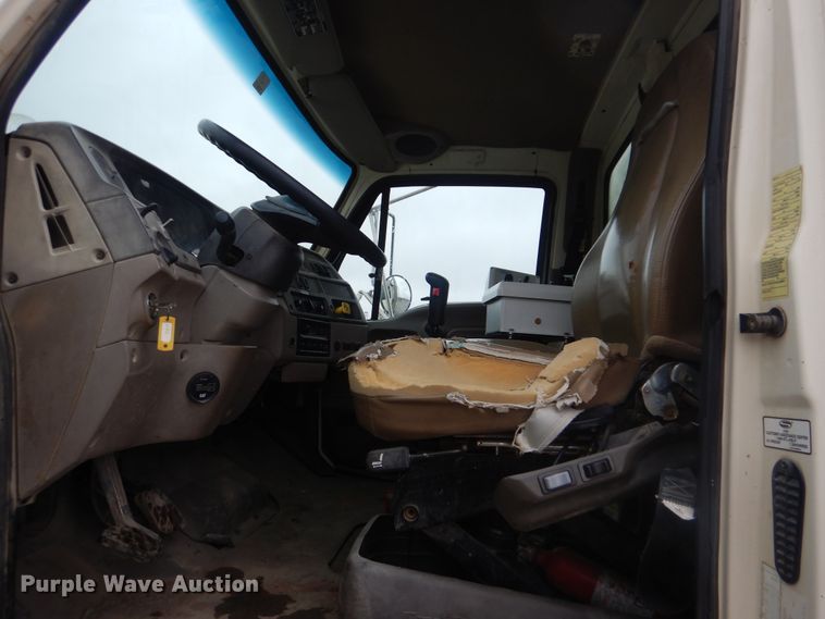 image for item DJ8539 2007 Sterling L-Line  water truck