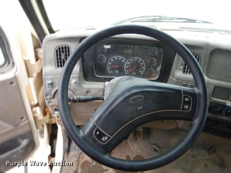 image for item DJ8539 2007 Sterling L-Line  water truck