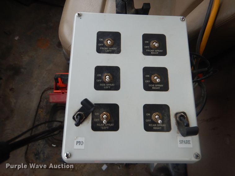 image for item DJ8539 2007 Sterling L-Line  water truck