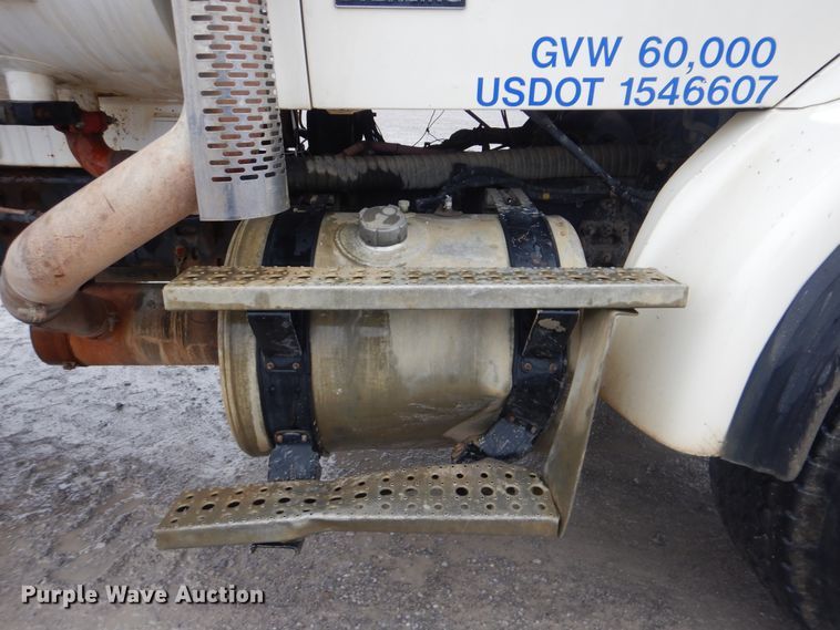 image for item DJ8539 2007 Sterling L-Line  water truck