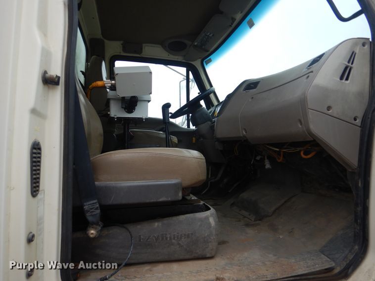 image for item DJ8539 2007 Sterling L-Line  water truck