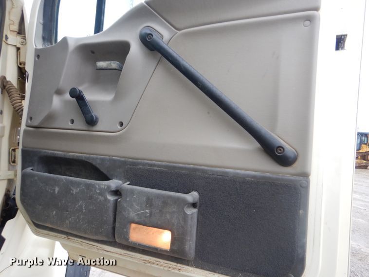 image for item DJ8539 2007 Sterling L-Line  water truck