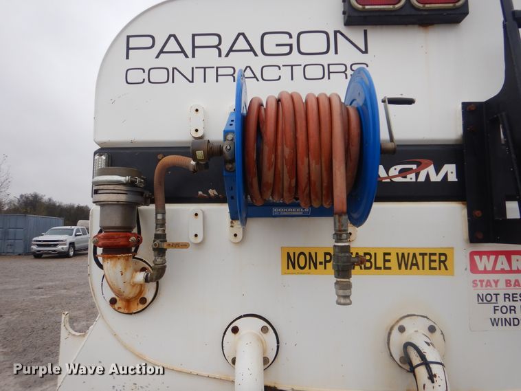 image for item DJ8539 2007 Sterling L-Line  water truck