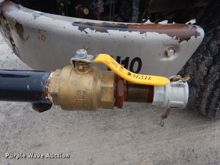 image for item DJ8539 2007 Sterling L-Line  water truck