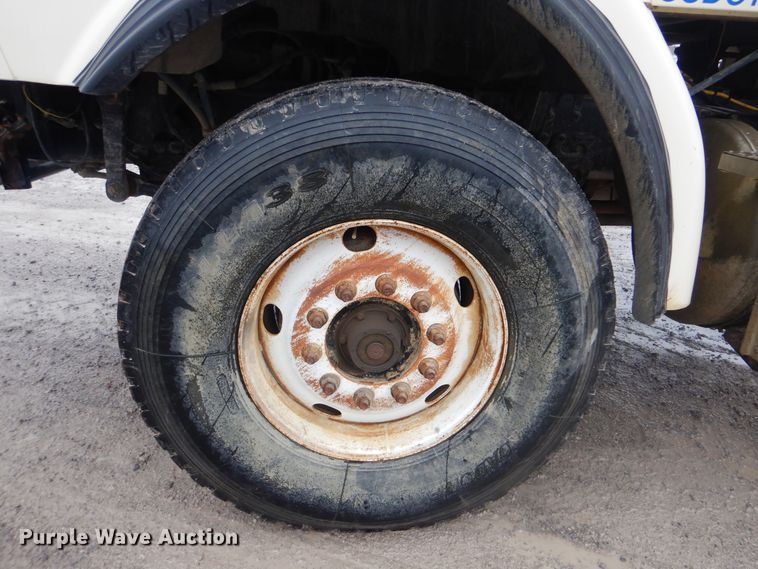 image for item DJ8539 2007 Sterling L-Line  water truck