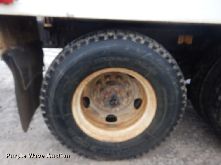 image for item DJ8539 2007 Sterling L-Line  water truck