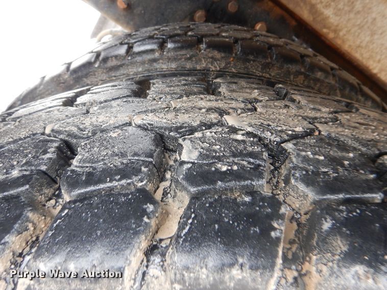 image for item DJ8539 2007 Sterling L-Line  water truck