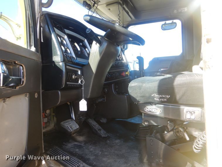 image for item DJ8543 2009 Kenworth T800  dump truck