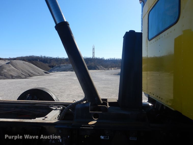 image for item DJ8543 2009 Kenworth T800  dump truck