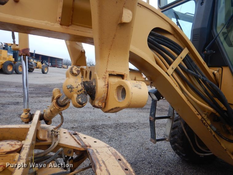 image for item DJ8544 1999 Caterpillar 12H  motor grader