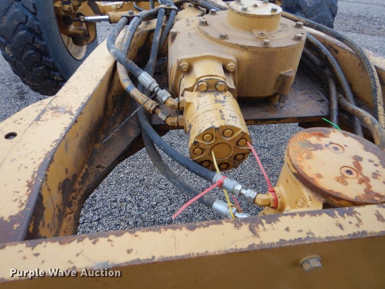 image for item DJ8544 1999 Caterpillar 12H  motor grader