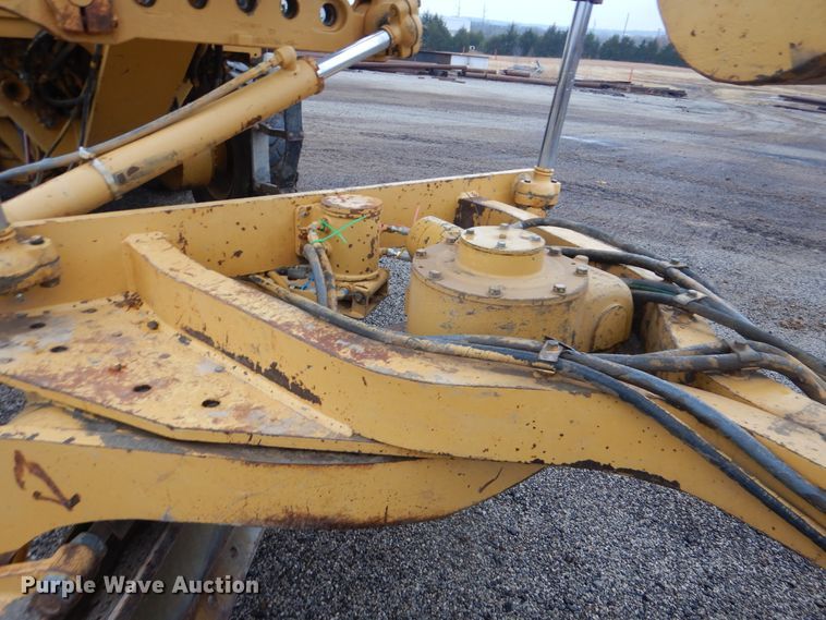 image for item DJ8544 1999 Caterpillar 12H  motor grader