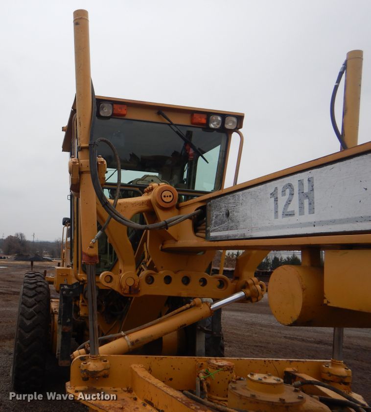 image for item DJ8544 1999 Caterpillar 12H  motor grader