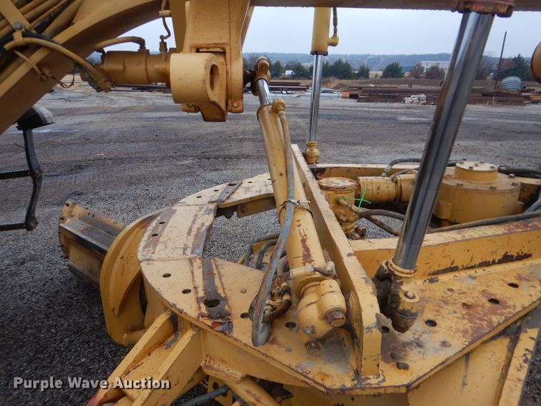 image for item DJ8544 1999 Caterpillar 12H  motor grader