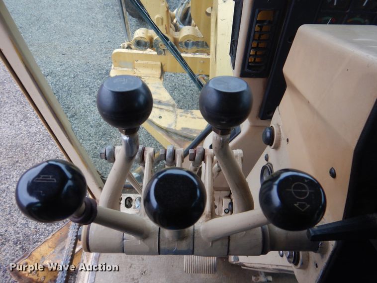 image for item DJ8544 1999 Caterpillar 12H  motor grader