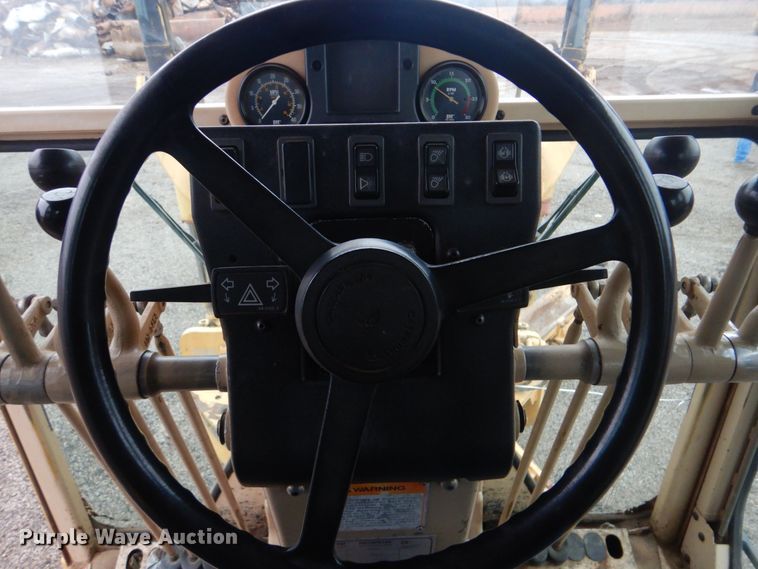 image for item DJ8544 1999 Caterpillar 12H  motor grader