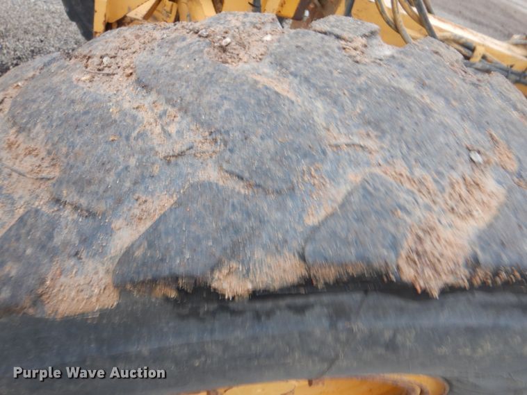 image for item DJ8544 1999 Caterpillar 12H  motor grader