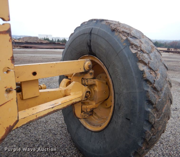 image for item DJ8544 1999 Caterpillar 12H  motor grader