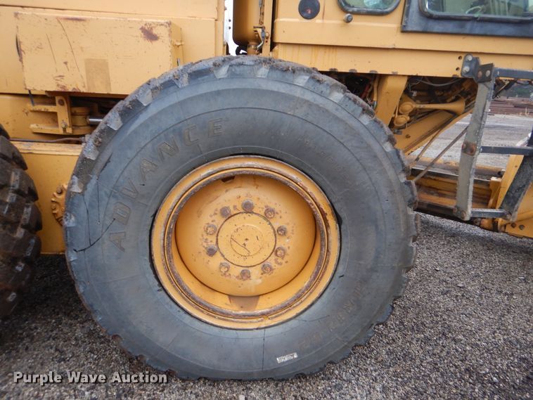 image for item DJ8544 1999 Caterpillar 12H  motor grader