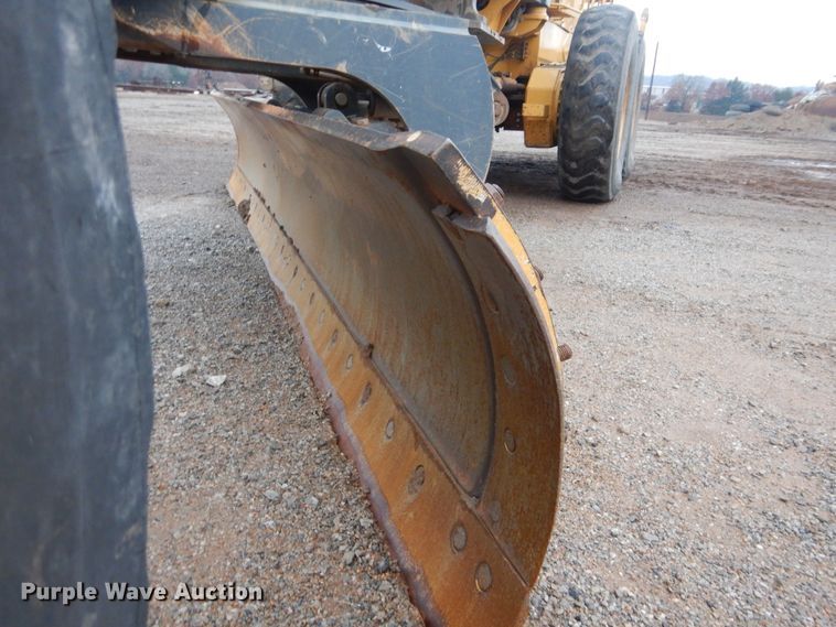 image for item DJ8545 2009 John Deere 770D  motor grader