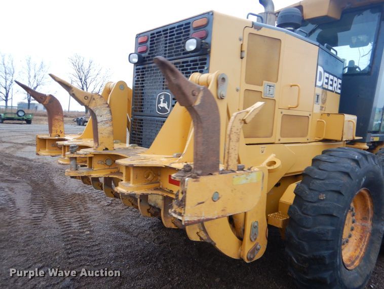 image for item DJ8545 2009 John Deere 770D  motor grader