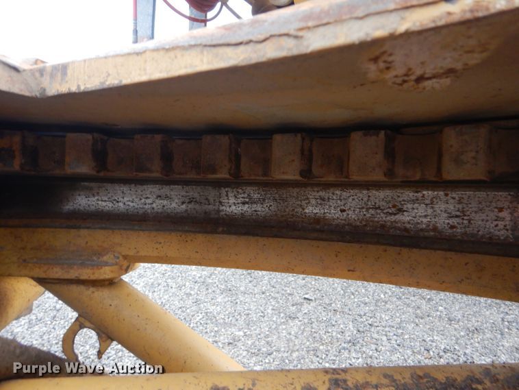 image for item DJ8546 1999 Caterpillar 12H  motor grader