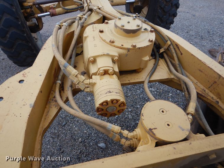 image for item DJ8546 1999 Caterpillar 12H  motor grader