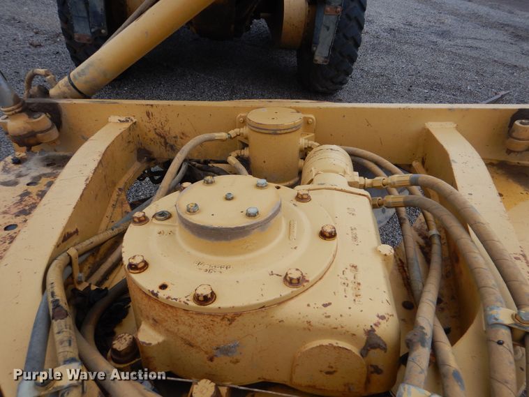 image for item DJ8546 1999 Caterpillar 12H  motor grader