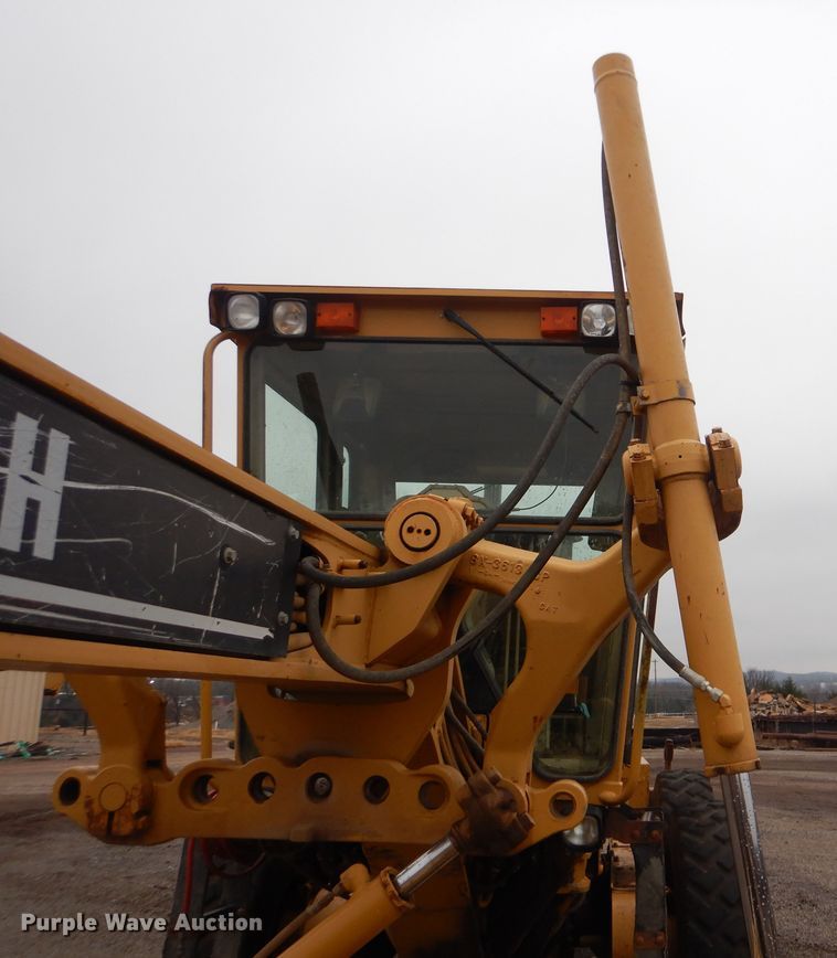 image for item DJ8546 1999 Caterpillar 12H  motor grader