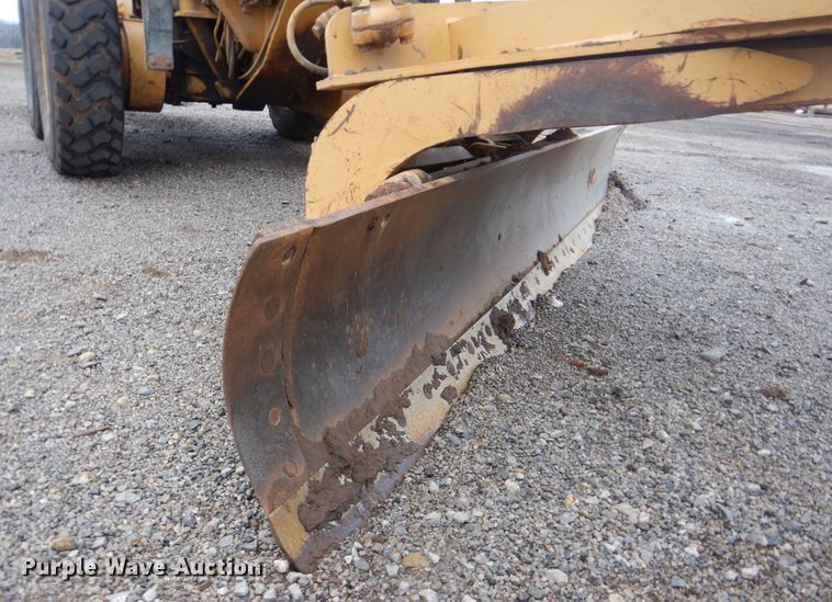 image for item DJ8546 1999 Caterpillar 12H  motor grader