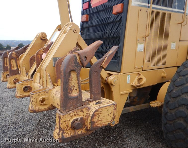 image for item DJ8546 1999 Caterpillar 12H  motor grader