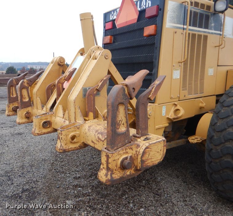 image for item DJ8546 1999 Caterpillar 12H  motor grader