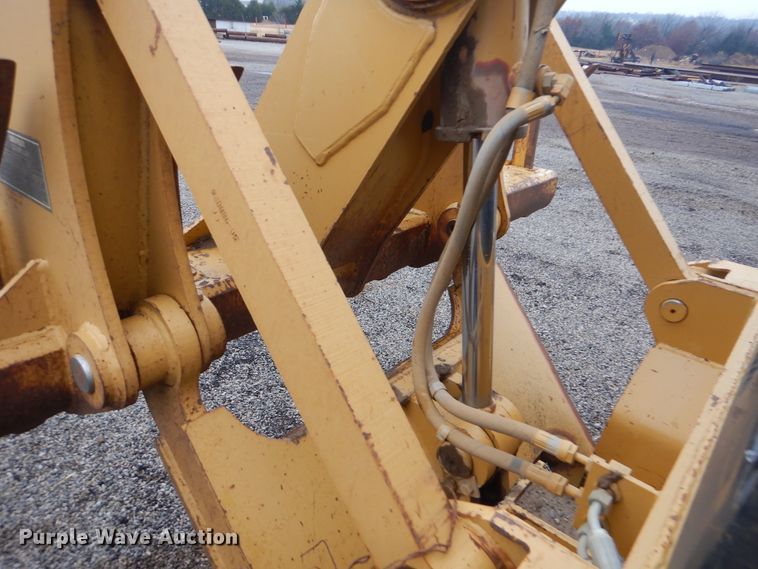 image for item DJ8546 1999 Caterpillar 12H  motor grader